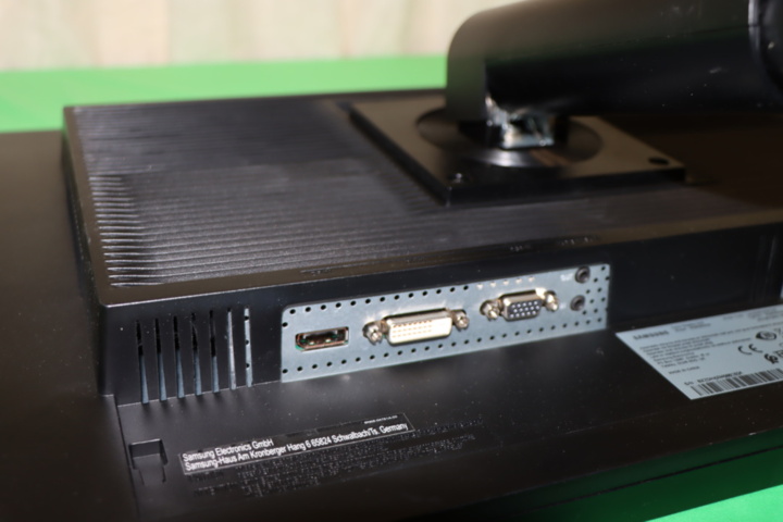 1295797-9 Skärm Samsung 24 tum