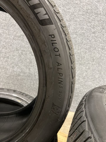 1461174-4 4 pcs Winter tires Michelin 255/50 R21 *Updated*