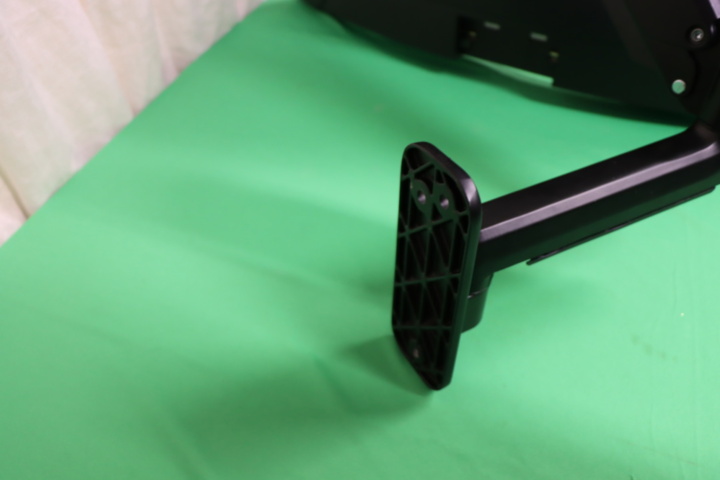 1295799-14 Välvd skärm Samsung 32 tum med väggmontage