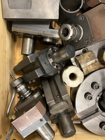 1406958-16 Parti med Chuckar och verktygshållare  MAZAK