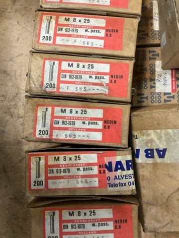 1406959-7 Screw assortment