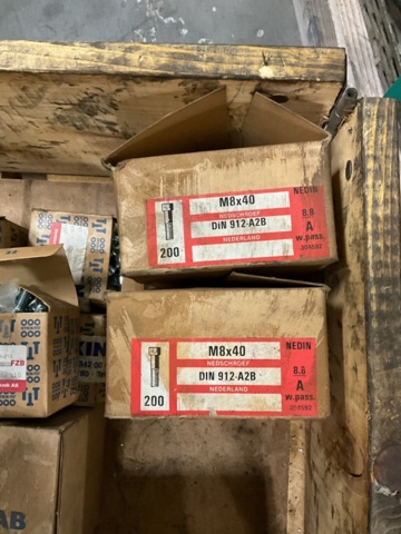 1406959-8 Screw assortment