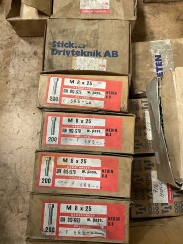 1406959-10 Screw assortment