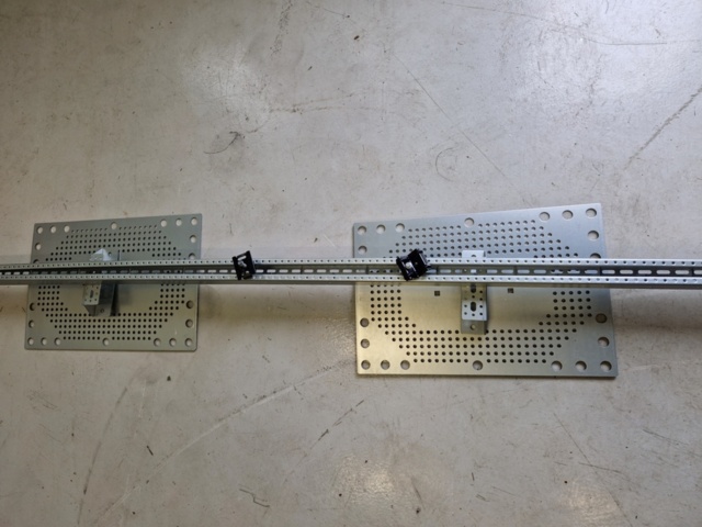 1461135-1 Mounting system for 120 solar panels on cardboard roofs - Swemount