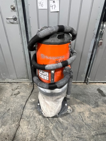 1426902-6 Vacuum cleaner Husqvarna DE 110
