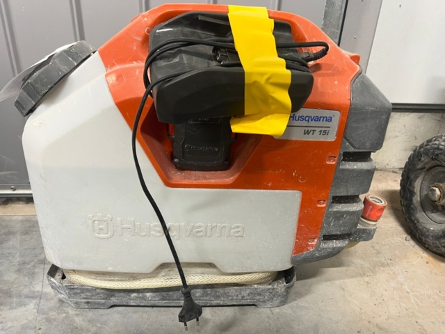 1426903-1 Battery-powered water tank Husqvarna WT 15i