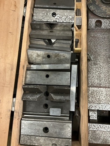 1406967-5 2 st. Maskinskruvstycke Allmatic 200