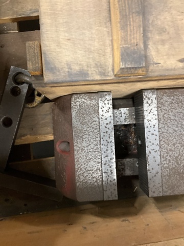 1406967-7 2 st. Maskinskruvstycke Allmatic 200