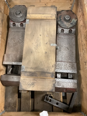 1406967-8 2 st. Maskinskruvstycke Allmatic 200