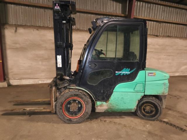 891604-2 Motvikstruck Mitsubishi FD35N -12 s/n