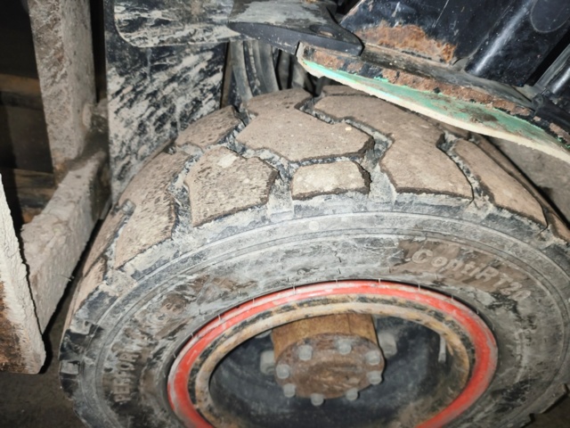 891604-15 Motvikstruck Mitsubishi FD35N -12 s/n