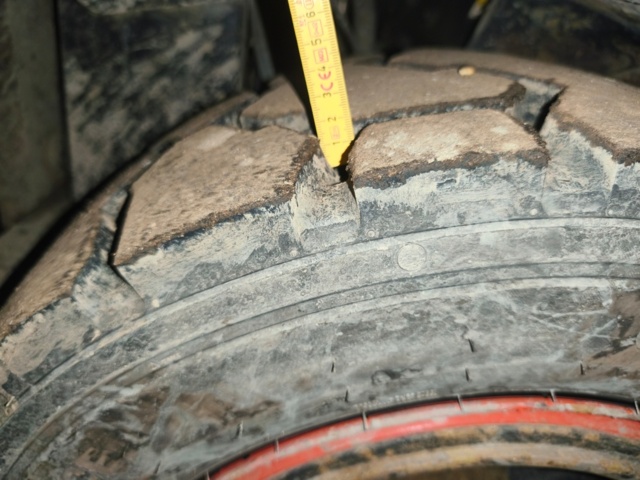 891604-16 Motvikstruck Mitsubishi FD35N -12 s/n