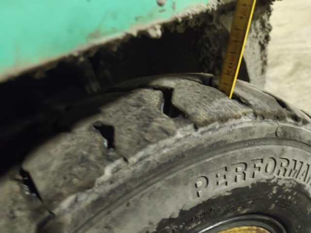 891604-18 Motvikstruck Mitsubishi FD35N -12 s/n