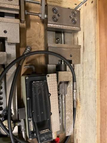 1406968-9 2 st. Hydrauliska Maskinskruvstycke