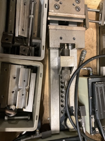 1406968-10 2 st. Hydrauliska Maskinskruvstycke