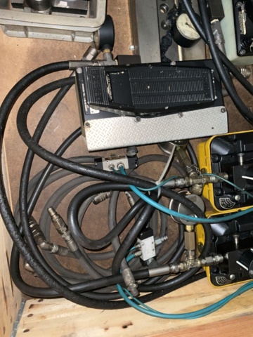 1406968-13 2 st. Hydrauliska Maskinskruvstycke