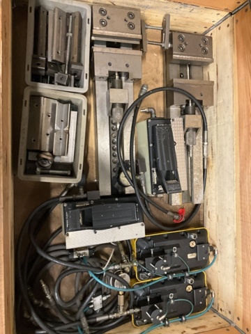 1406968-14 2 st. Hydrauliska Maskinskruvstycke