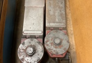 1406971 2 st. Maskinskruvstycke Allmatic 200