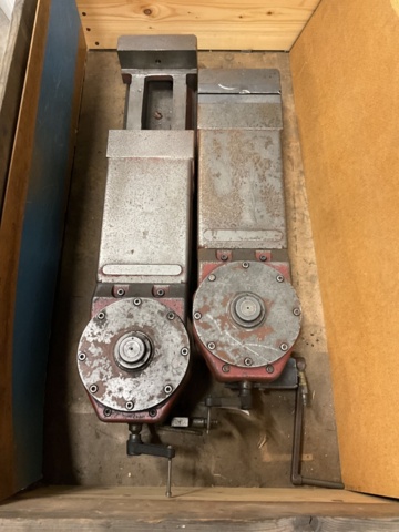 1406971-1 2 st. Maskinskruvstycke Allmatic 200