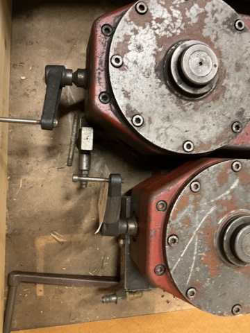 1406971-2 2 st. Maskinskruvstycke Allmatic 200