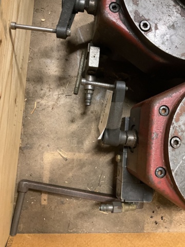 1406971-8 2 st. Maskinskruvstycke Allmatic 200