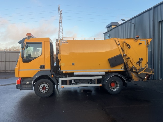 1338334-2 Sopbil med tillbehör - Volvo FL 4x2 - 2018