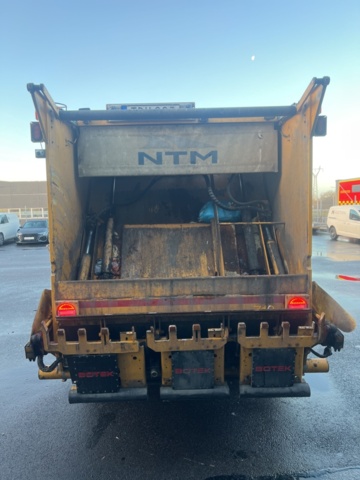 1338334-4 Sopbil med tillbehör - Volvo FL 4x2 - 2018