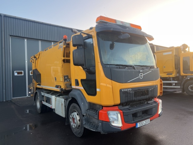 1338334-7 Sopbil med tillbehör - Volvo FL 4x2 - 2018