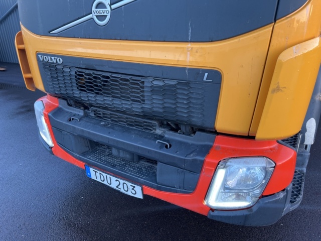 1338334-9 Sopbil med tillbehör - Volvo FL 4x2 - 2018