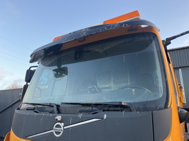 1338334-10 Sopbil med tillbehör - Volvo FL 4x2 - 2018