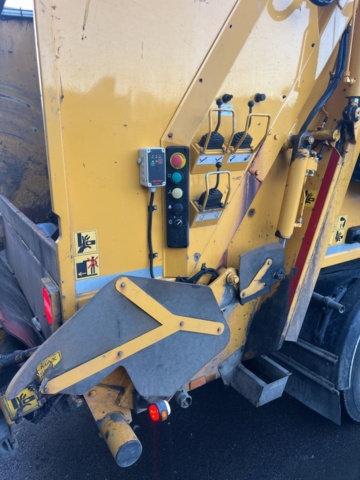 1338334-18 Sopbil med tillbehör - Volvo FL 4x2 - 2018