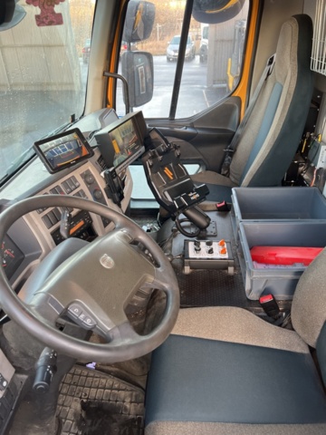 1338334-29 Sopbil med tillbehör - Volvo FL 4x2 - 2018