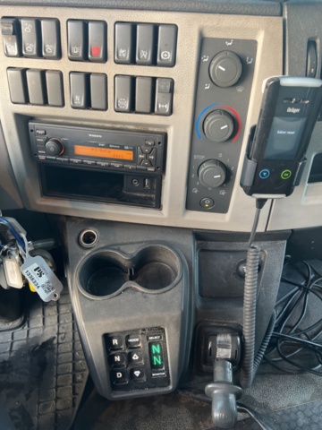 1338334-33 Sopbil med tillbehör - Volvo FL 4x2 - 2018