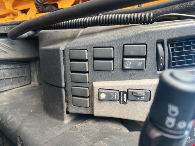 1338334-34 Sopbil med tillbehör - Volvo FL 4x2 - 2018