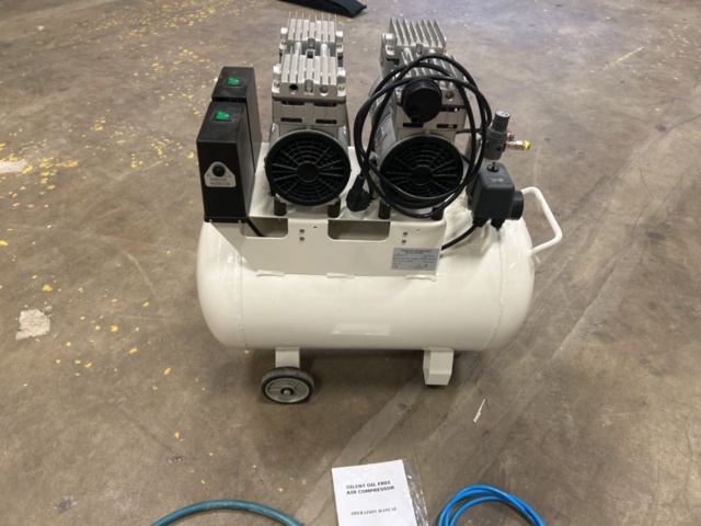 1305242-2 Air compressor with accessories - Silent Air Compressor DA7002 - 2017