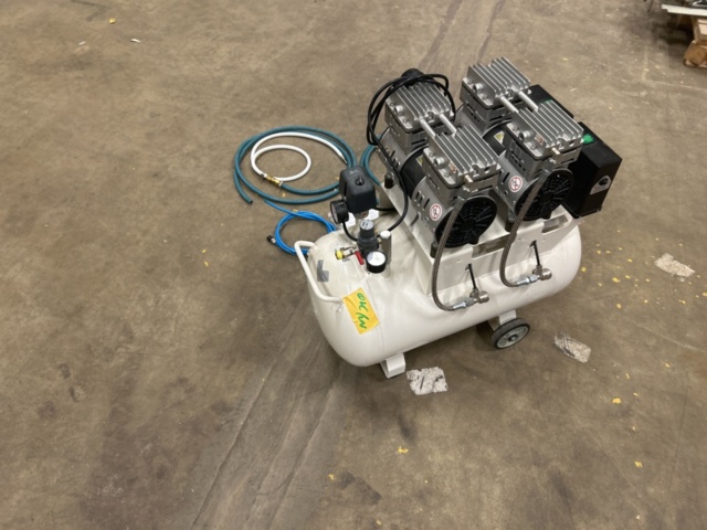 1305242-4 Air compressor with accessories - Silent Air Compressor DA7002 - 2017