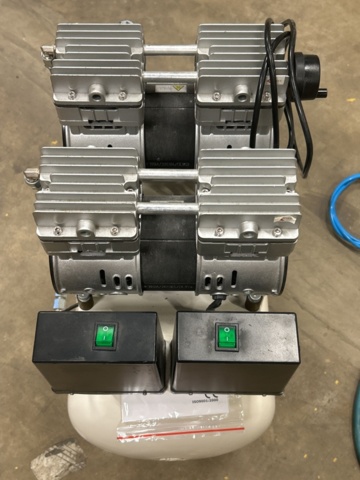 1305242-8 Air compressor with accessories - Silent Air Compressor DA7002 - 2017