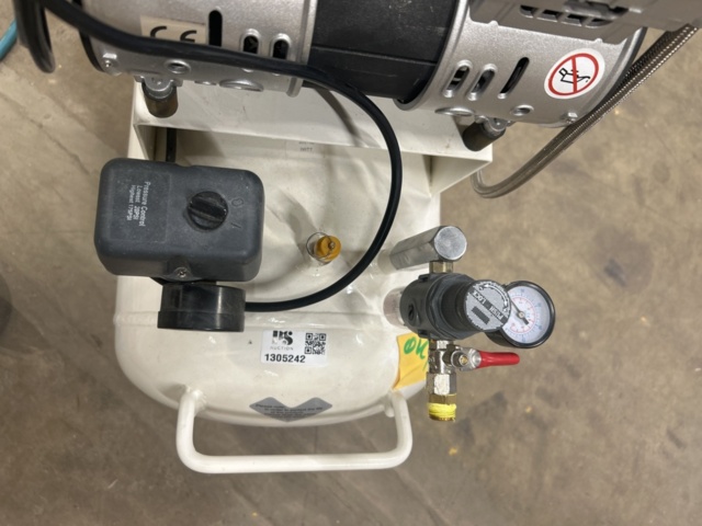 1305242-10 Air compressor with accessories - Silent Air Compressor DA7002 - 2017