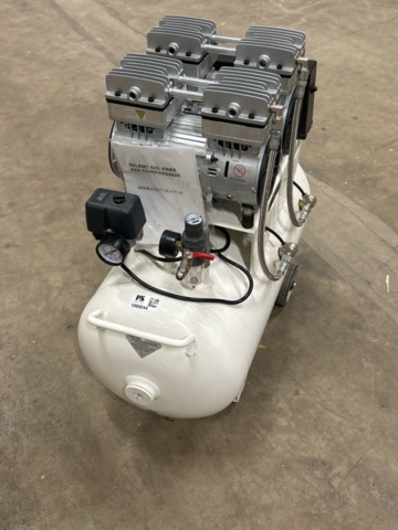 1305244-3 Air compressor with accessories - Silent Air Compressor DA7002 - 2015