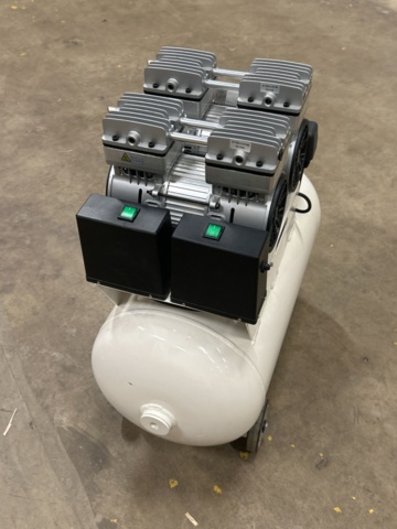 1305244-7 Air compressor with accessories - Silent Air Compressor DA7002 - 2015