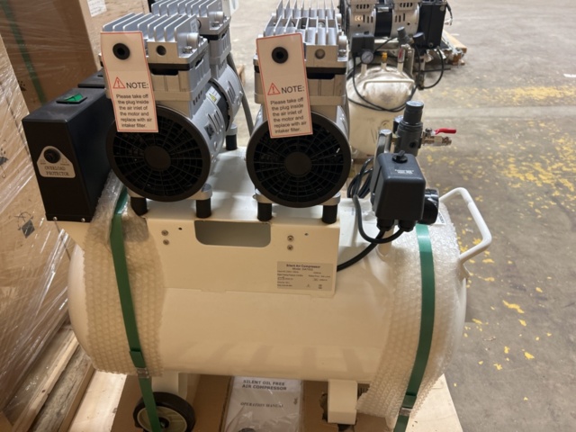 1305245-5 Air compressor with accessories - Silent Air Compressor DA7002 - 2020, unused