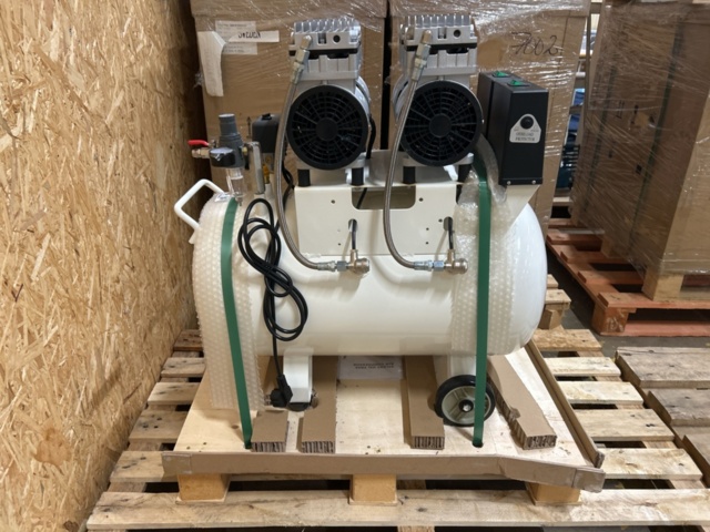 1305245-12 Air compressor with accessories - Silent Air Compressor DA7002 - 2020, unused