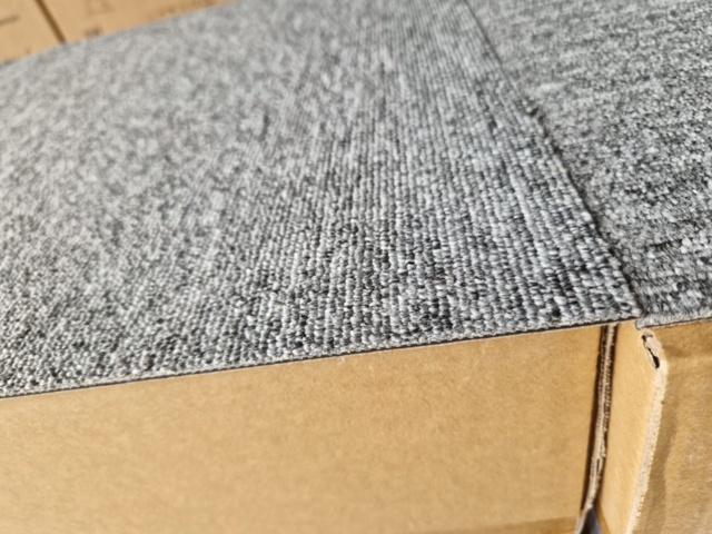 1461573-4 Carpets/tiles 60 m² - F-01 (Grey)