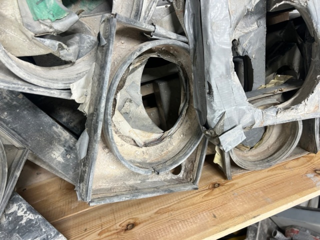 1426943-5 Stamping bowls