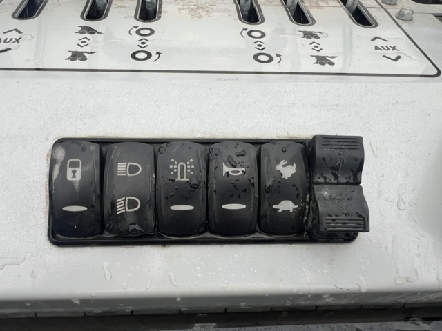 1426949-11 Battery-powered mini loader SHERPA Z10 E200