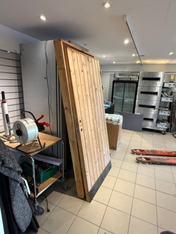 1352448-2 Storage door with outer frame, approx. 100x203 cm