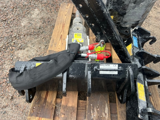 1426949-28 Battery-powered mini loader SHERPA Z10 E200