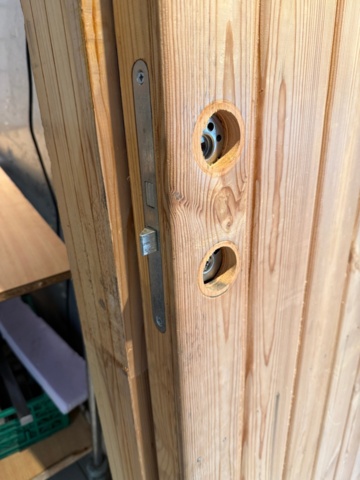 1352448-3 Storage door with outer frame, approx. 100x203 cm