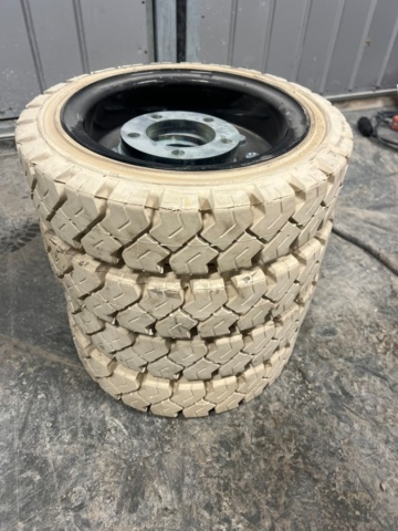 1426949-31 Battery-powered mini loader SHERPA Z10 E200