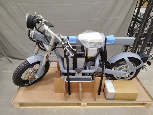 1401730-1 Elmotorcykel – Ridecake Ösa+ grey EU, 90 km/h, 111 km räckvidd